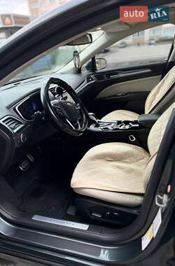 Седан Ford Fusion 2014 в 