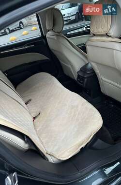 Седан Ford Fusion 2014 в 