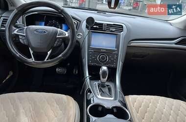 Седан Ford Fusion 2014 в 