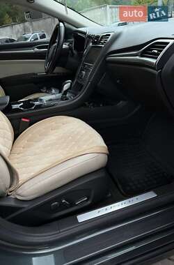 Седан Ford Fusion 2014 в 