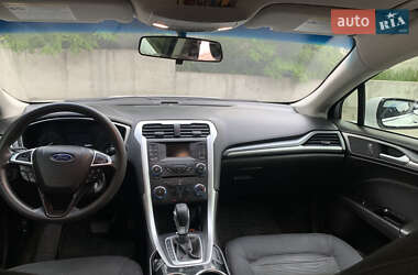 Седан Ford Fusion 2015 в 