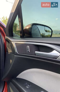Седан Ford Fusion 2014 в 