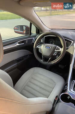Седан Ford Fusion 2014 в 