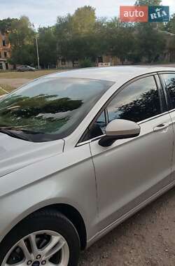 Седан Ford Fusion 2018 в 