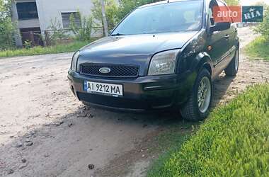 Хэтчбек Ford Fusion 2005 в 