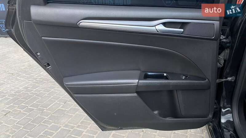 Седан Ford Fusion 2015 в Виннице