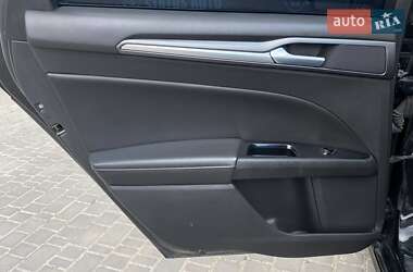 Седан Ford Fusion 2015 в 