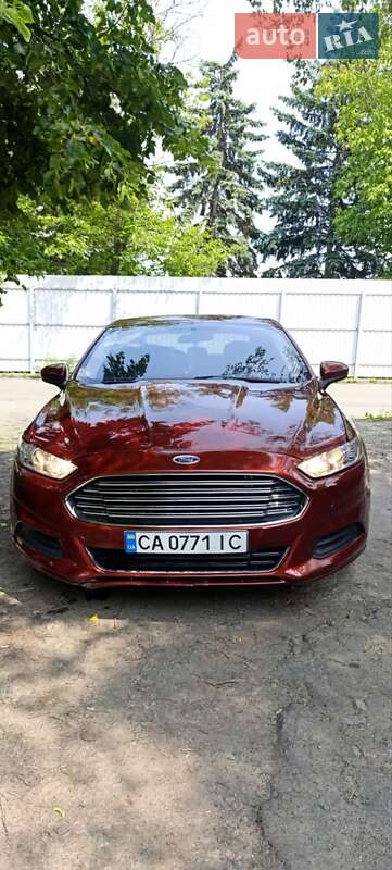 Седан Ford Fusion 2013 в Умани