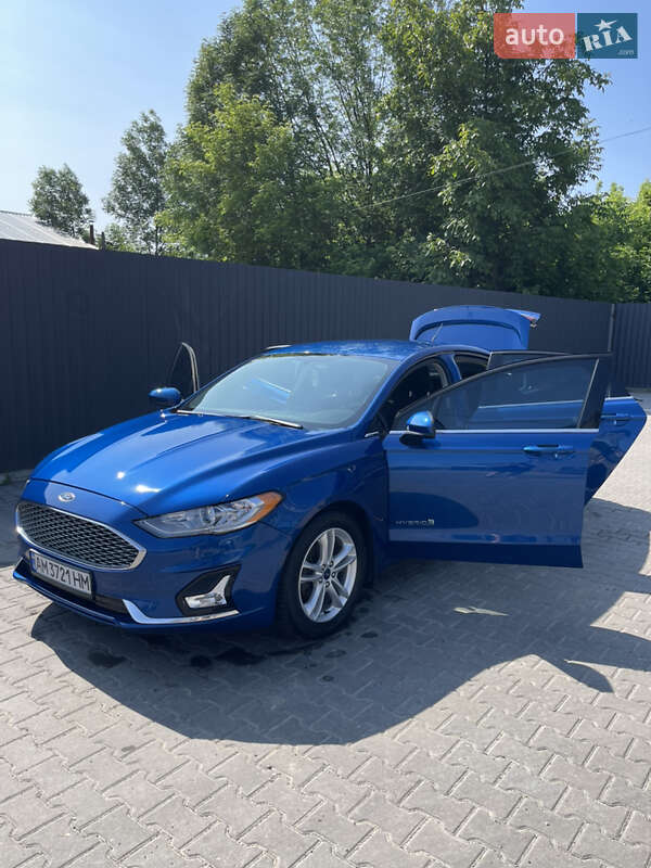 Седан Ford Fusion 2018 в Житомирі