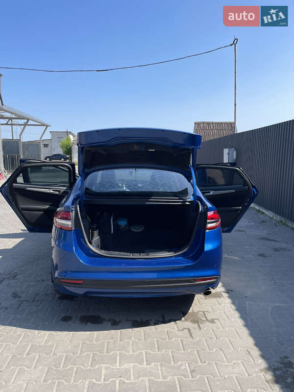 Седан Ford Fusion 2018 в Житомирі