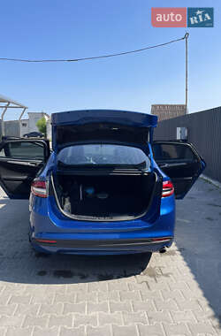 Седан Ford Fusion 2018 в 
