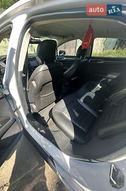 Седан Ford Fusion 2012 в 