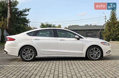 Седан Ford Fusion 2017 в 