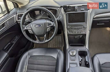 Седан Ford Fusion 2017 в 