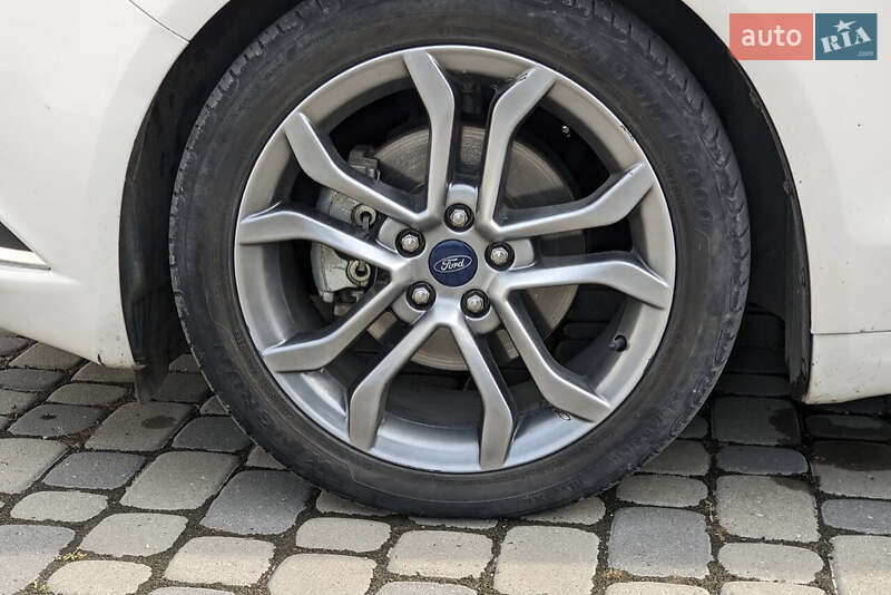 Седан Ford Fusion 2017 в Івано-Франківську