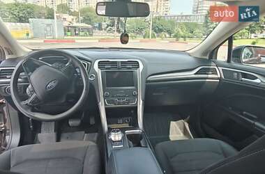 Седан Ford Fusion 2019 в 