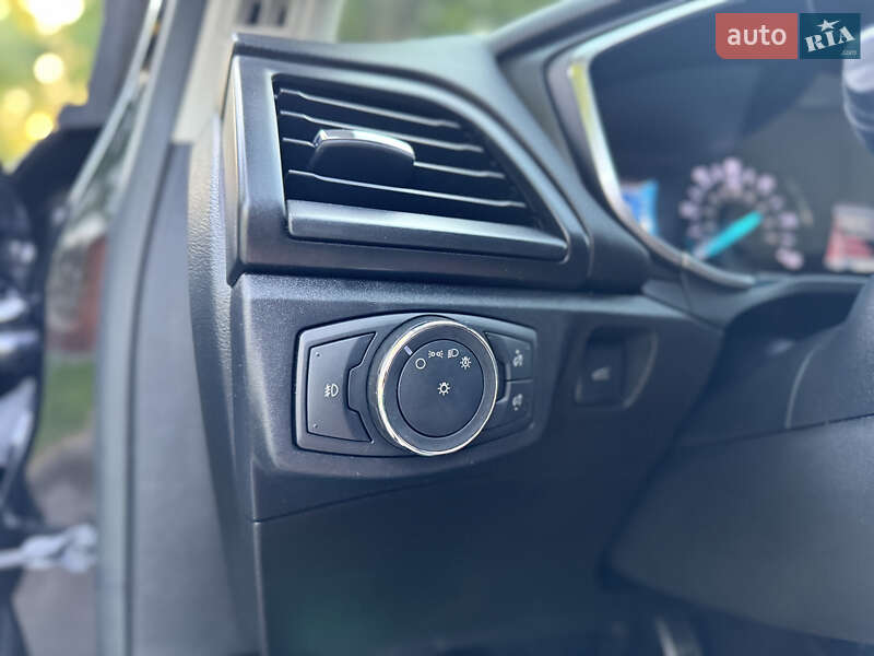 Седан Ford Fusion 2017 в Полтаві