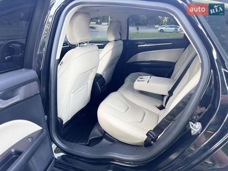 Седан Ford Fusion 2017 в Полтаві