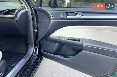 Седан Ford Fusion 2017 в 