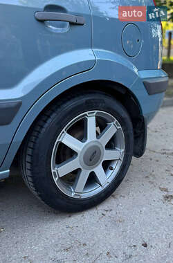 Хэтчбек Ford Fusion 2008 в 