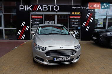 Седан Ford Fusion 2015 в Львове