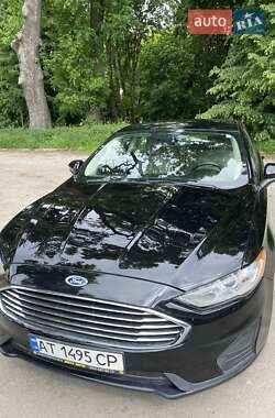 Седан Ford Fusion 2019 в 