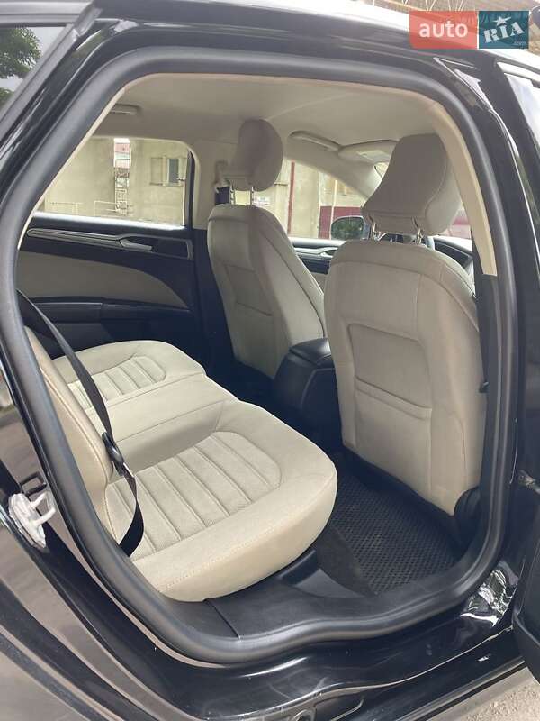 Седан Ford Fusion 2019 в Тернополі