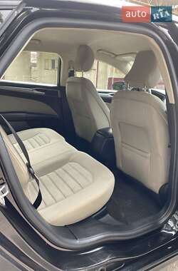 Седан Ford Fusion 2019 в 