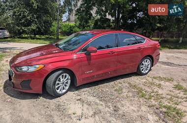 Седан Ford Fusion 2019 в 