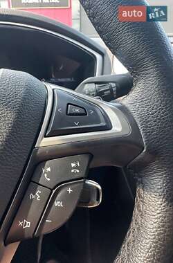 Седан Ford Fusion 2015 в 
