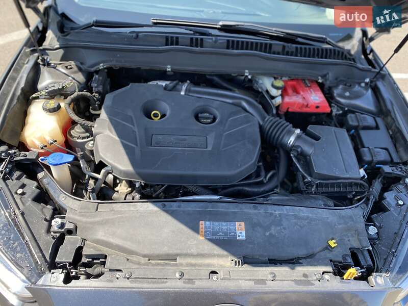 Седан Ford Fusion 2015 в Ровно