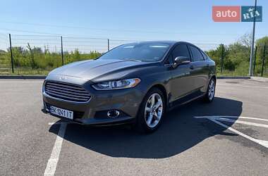 Седан Ford Fusion 2015 в 