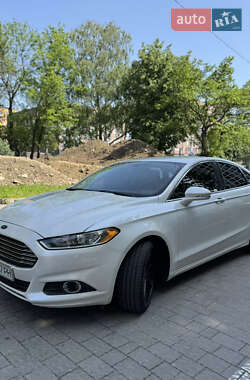 Седан Ford Fusion 2013 в 