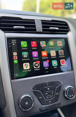 Седан Ford Fusion 2013 в 