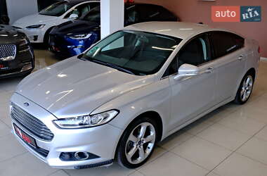 Седан Ford Fusion 2016 в 