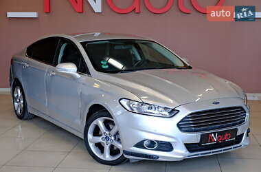 Седан Ford Fusion 2016 в 