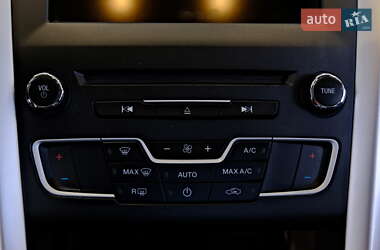 Седан Ford Fusion 2016 в 