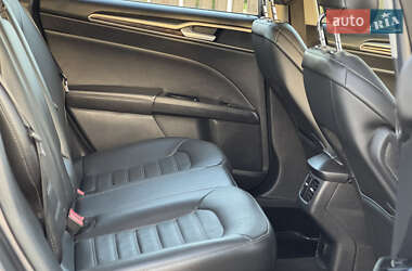 Седан Ford Fusion 2014 в 
