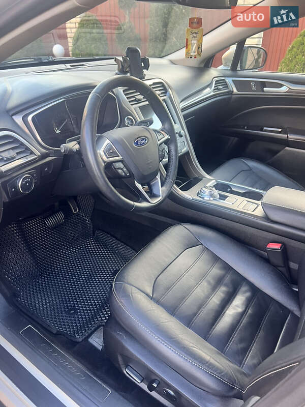 Седан Ford Fusion 2016 в Львові