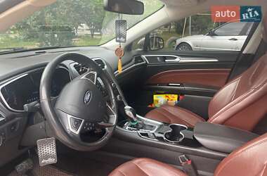 Седан Ford Fusion 2015 в 