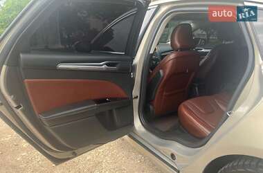 Седан Ford Fusion 2015 в 