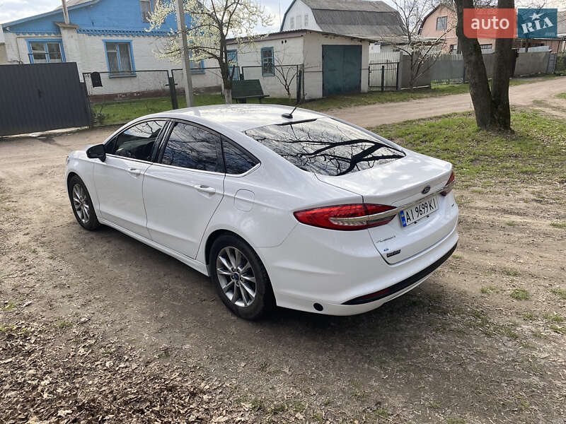 Седан Ford Fusion 2016 в Березане