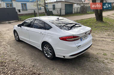 Седан Ford Fusion 2016 в 