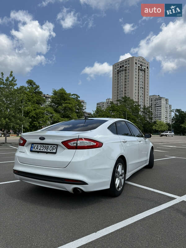 Седан Ford Fusion 2015 в Киеве