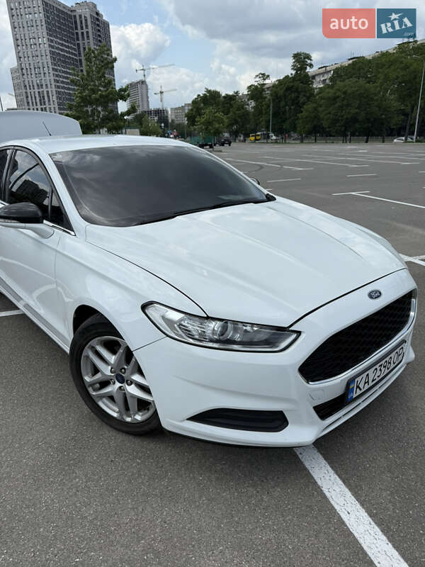 Седан Ford Fusion 2015 в Киеве