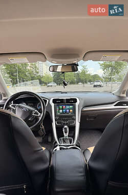 Седан Ford Fusion 2015 в 