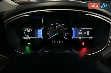 Седан Ford Fusion 2014 в 