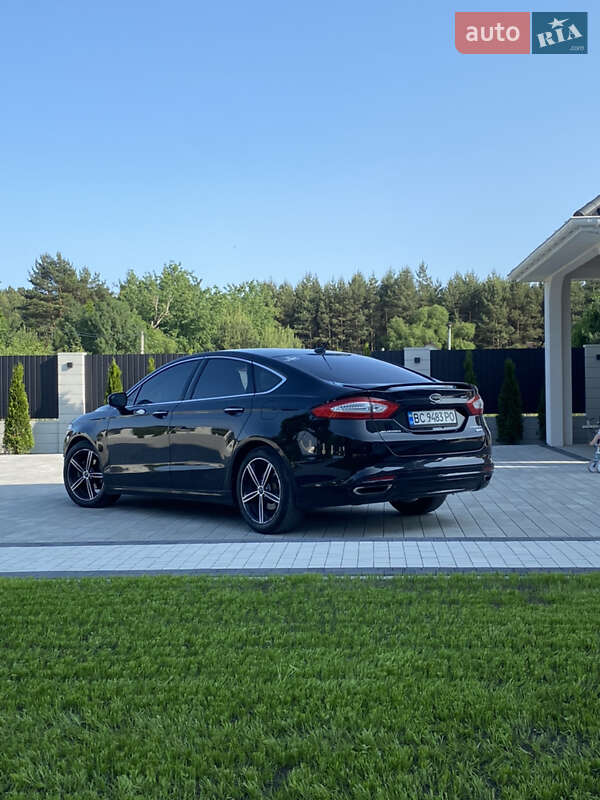 Седан Ford Fusion 2016 в 