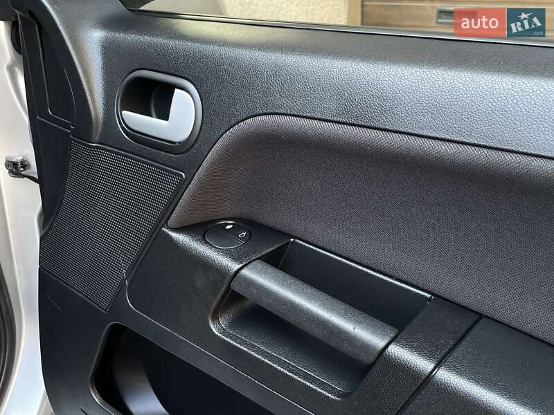 Хэтчбек Ford Fusion 2008 в Виннице