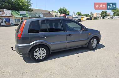 Хэтчбек Ford Fusion 2003 в 